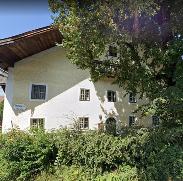 Altes Bauergehöft und Linde an der Glaserstraße 21